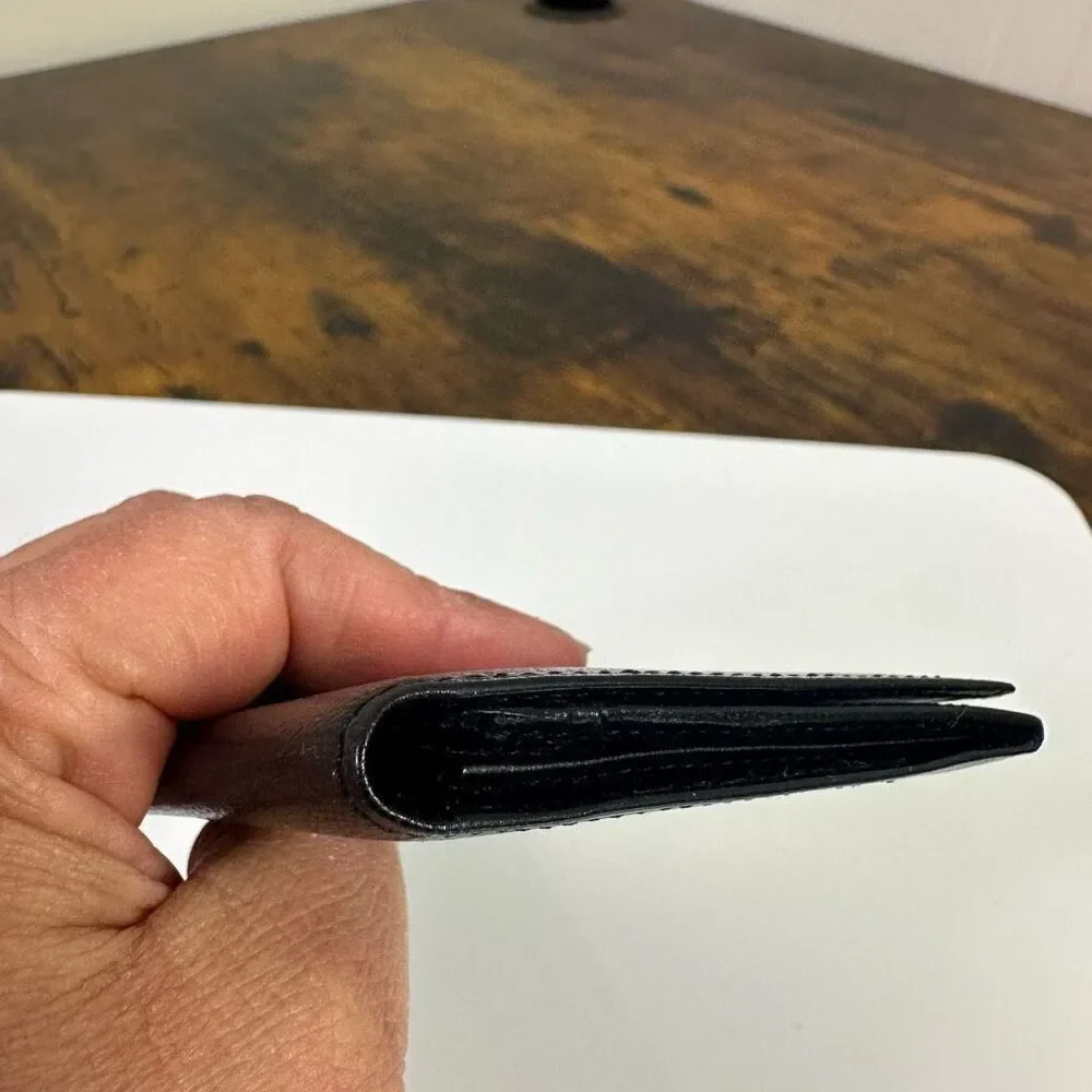 Valentino Garavani Slim Bifold Card Wallet Black‎